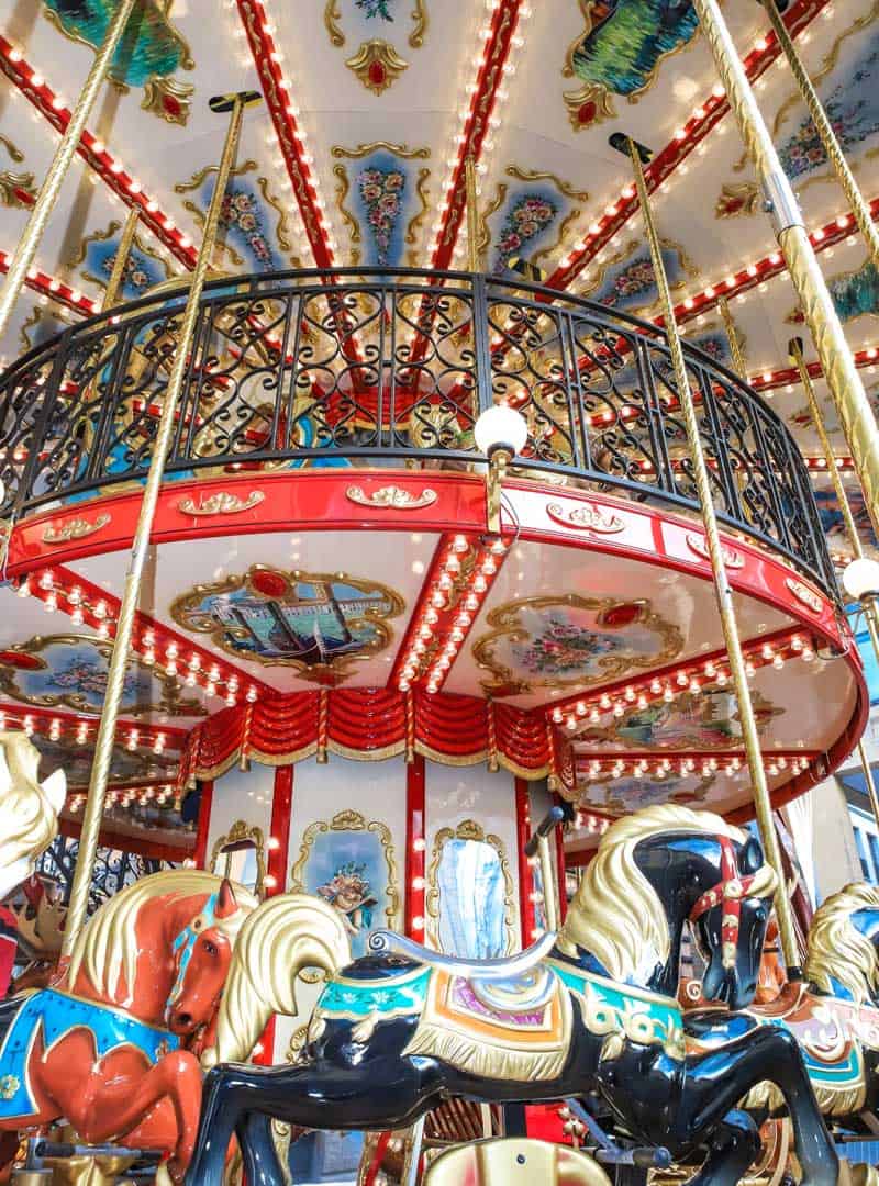 The Grand Carousel Etagenkarussell
